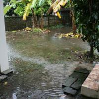 Pár órával később