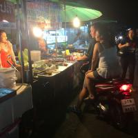 Vásárlás (több motoros is így nyomta)