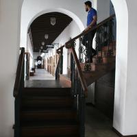 Arcade bevársárló központ