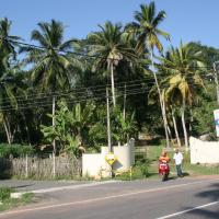 A bejáratunk (Sanyi bácsi és a szomszéd)